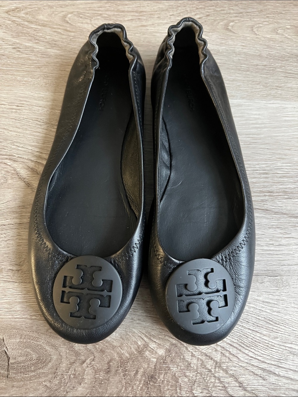 NWOT Tory Burch black flats size 8